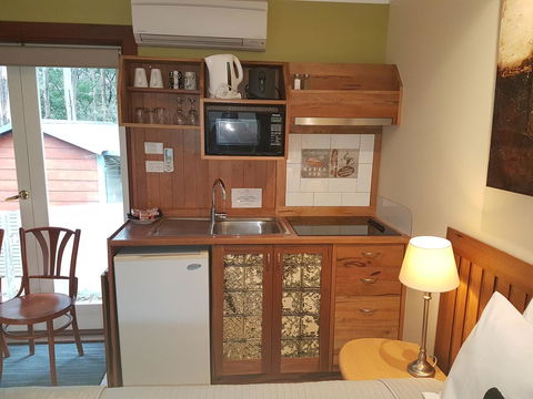 Adamsons Riverside Accommodation - Kawana Tourism 42