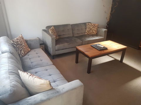 Adamsons Riverside Accommodation - Kawana Tourism 6
