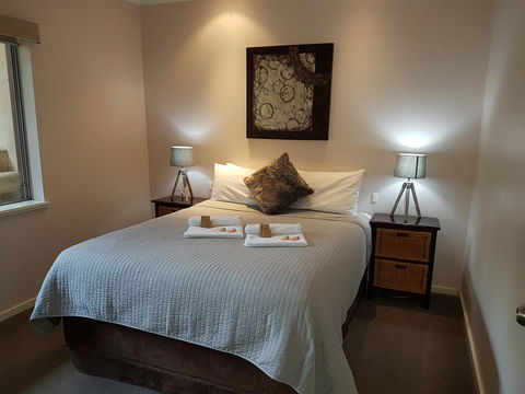 Adamsons Riverside Accommodation - Kawana Tourism 31