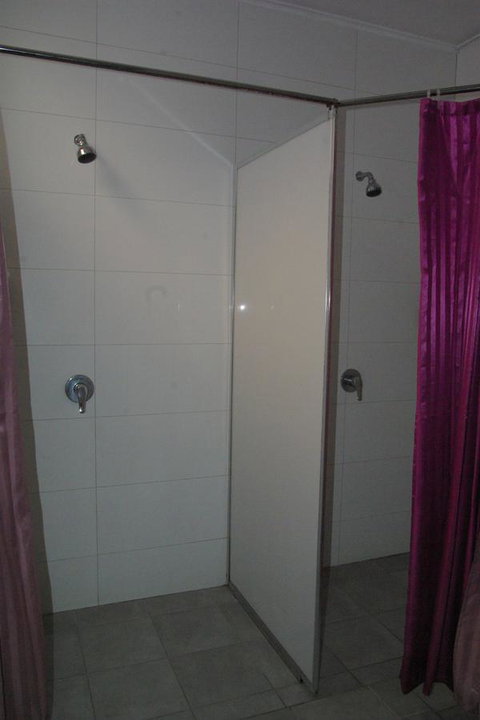 Haus Accommodation - Kawana Tourism 8