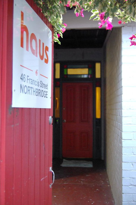 Haus Accommodation - Kawana Tourism 2