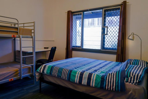 Haus Accommodation - Kawana Tourism 13