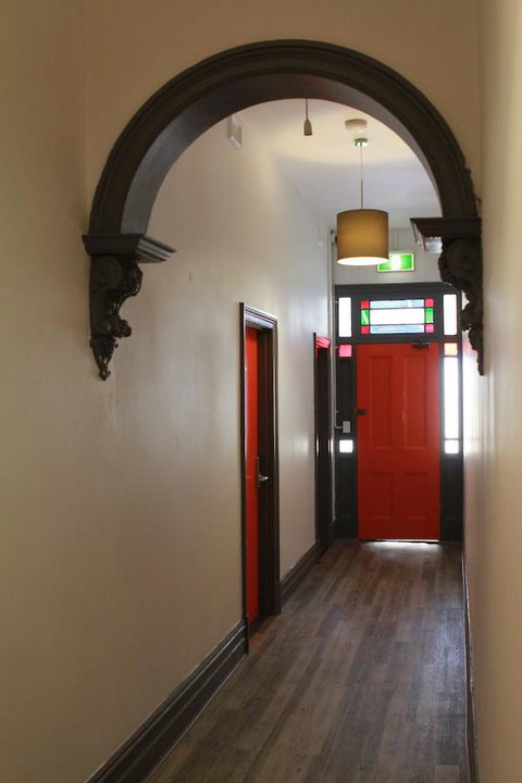 Haus Accommodation - Kawana Tourism 11