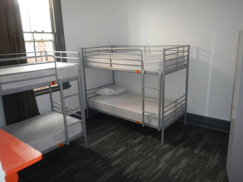 Haus Accommodation - Kawana Tourism 21