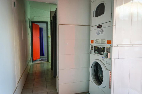Haus Accommodation - Kawana Tourism 6
