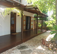 Beach House on Fox - Kawana Tourism