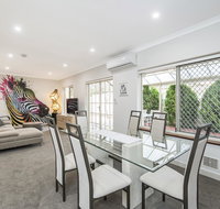 Luxury Federation Style Home - Sleeps 10 - Kawana Tourism