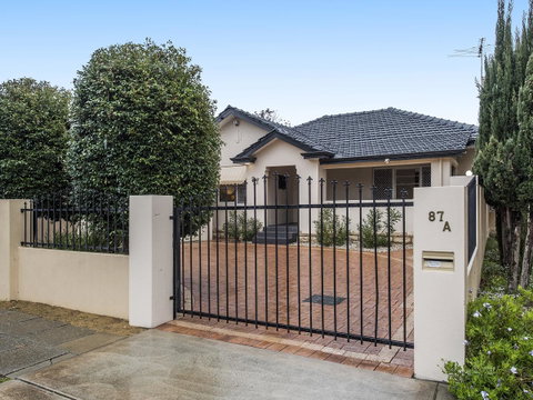 Luxury Federation Style Home - Sleeps 10 - Kawana Tourism 17