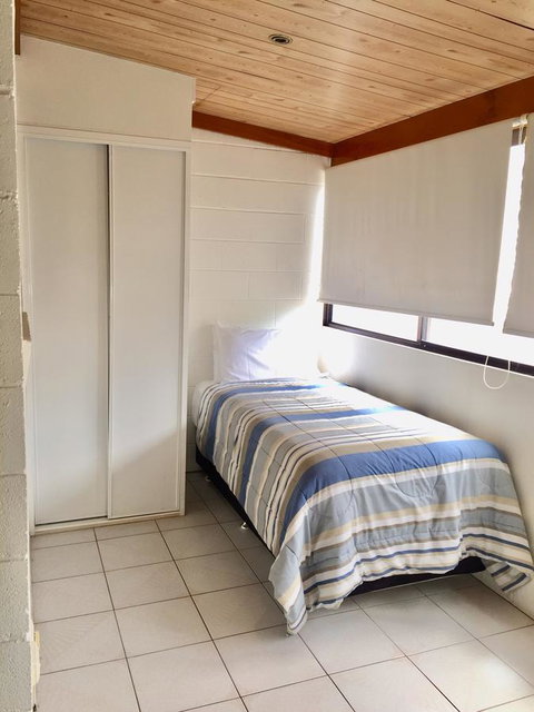 Cottesloe Beach Chalets - Kawana Tourism 18