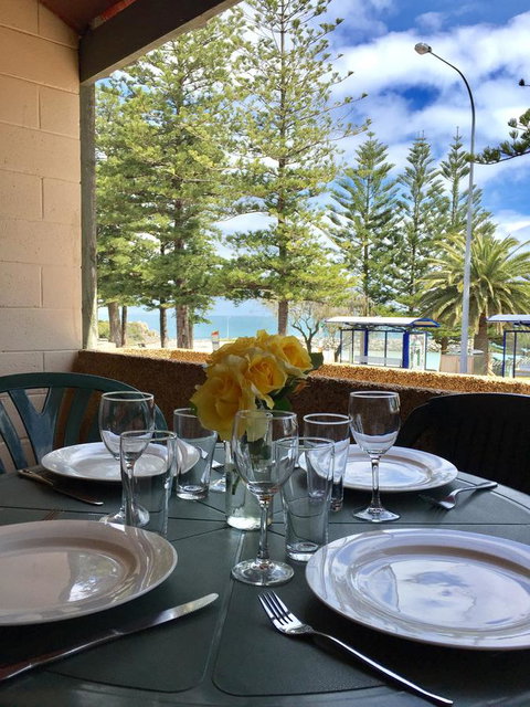 Cottesloe Beach Chalets - Kawana Tourism 1