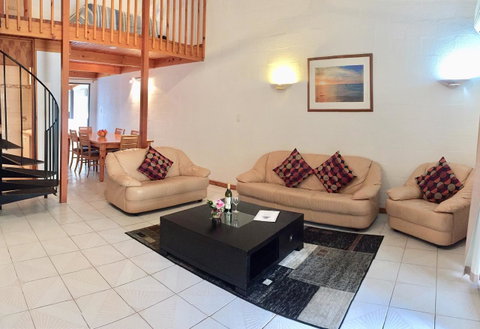 Cottesloe Beach Chalets - Kawana Tourism 15