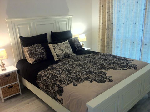 Applegate Lane Chalet - Kawana Tourism 9
