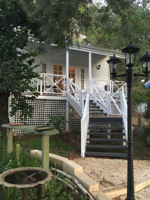Applegate Lane Chalet - Kawana Tourism 16