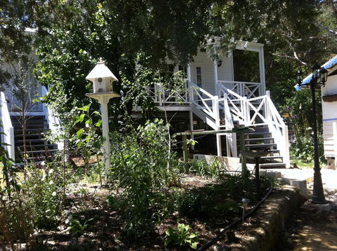 Applegate Lane Chalet - Kawana Tourism 15