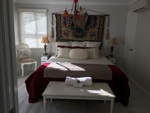 Applegate Lane Chalet - Kawana Tourism 7