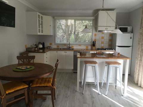 Applegate Lane Chalet - Kawana Tourism 12