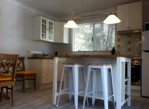 Applegate Lane Chalet - Kawana Tourism 13