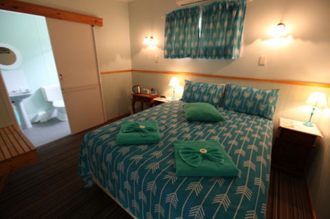Jacaranda Guest House - Kawana Tourism 11
