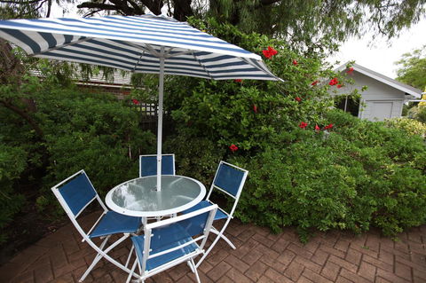Jacaranda Guest House - Kawana Tourism 31