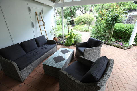 Jacaranda Guest House - Kawana Tourism 28