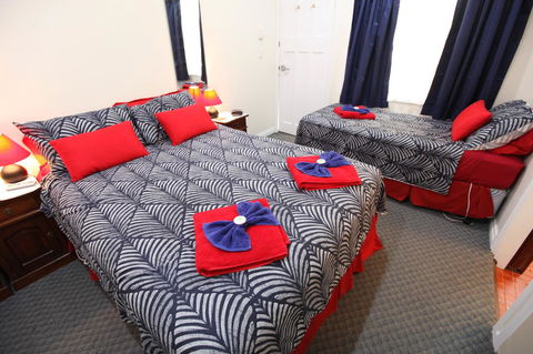 Jacaranda Guest House - Kawana Tourism 19