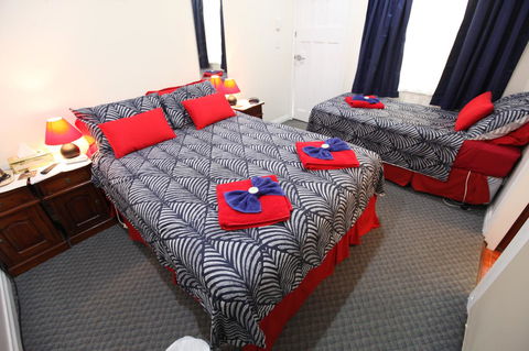 Jacaranda Guest House - Kawana Tourism 1