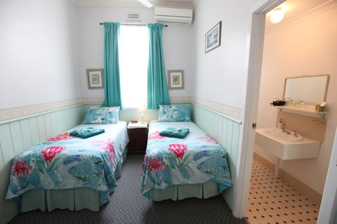 Jacaranda Guest House - Kawana Tourism 3