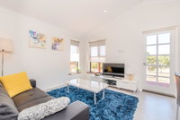 Book Chittering Accommodation Vacations Kawana Tourism Kawana Tourism
