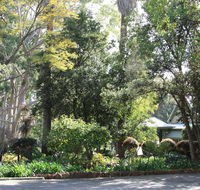 Two sisters Chalets - Kawana Tourism