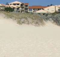 Scarborough  Absolutely Beachfront - Kawana Tourism