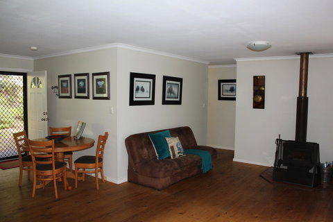 Francisca\'s Cottage - Kawana Tourism 4