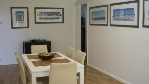 Relax, Bright & Airy Garden Villa - Kawana Tourism 6