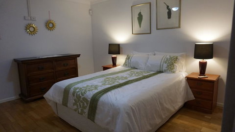 Relax, Bright & Airy Garden Villa - Kawana Tourism 39