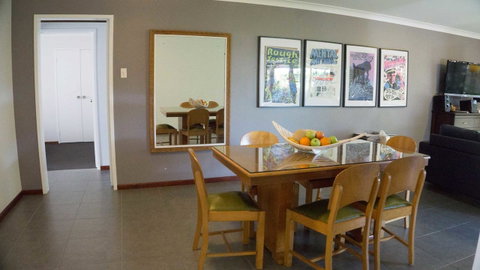 Relax, Bright & Airy Garden Villa - Kawana Tourism 15
