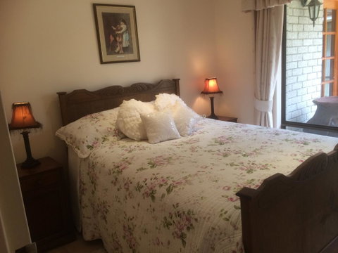 Nivalis Bed And Breakfast - Kawana Tourism 12