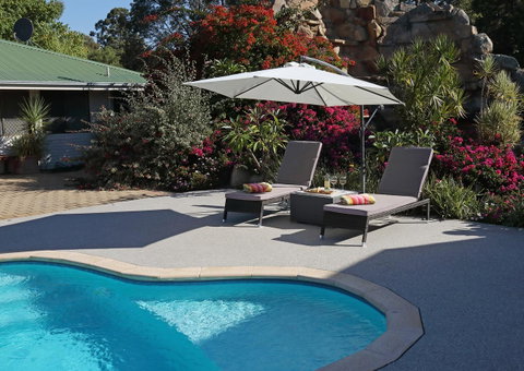 Nivalis Bed And Breakfast - Kawana Tourism 1
