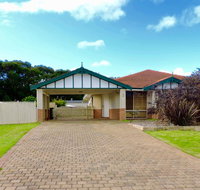 Silver Gull Family Retreat - Kawana Tourism