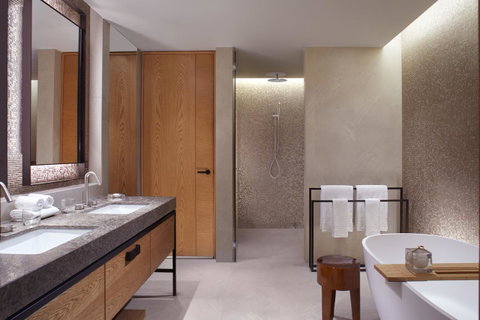 The Ritz-Carlton, Perth - Kawana Tourism 8
