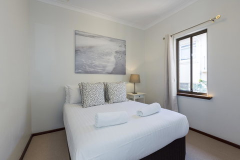 Cottesloe Sea Salt Abode - Executive Escapes - Kawana Tourism 9