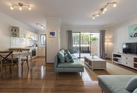 Cottesloe Sea Salt Abode - Executive Escapes - Kawana Tourism 0