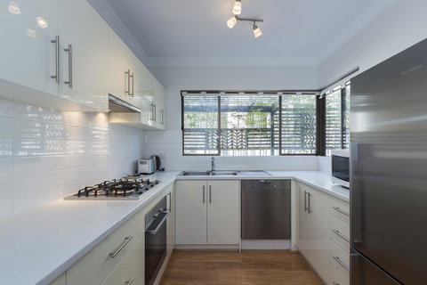 Cottesloe Sea Salt Abode - Executive Escapes - Kawana Tourism 13