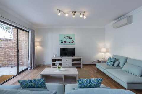 Cottesloe Sea Salt Abode - Executive Escapes - Kawana Tourism 3