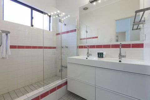 Cottesloe Sea Salt Abode - Executive Escapes - Kawana Tourism 11