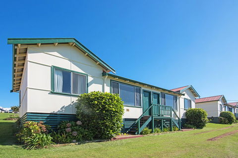 Augusta Hotel Motel - Kawana Tourism 0