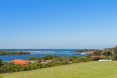 Augusta Hotel Motel - Kawana Tourism 6
