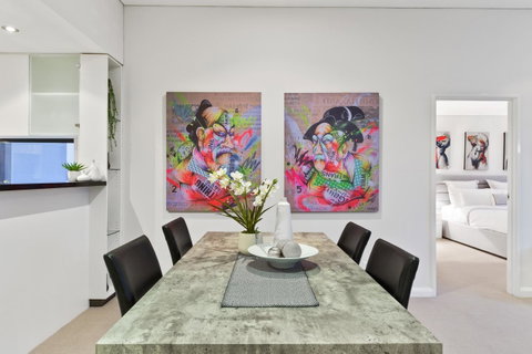 The Executive Penthouse - Kawana Tourism 5