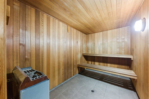 The Executive Penthouse - Kawana Tourism 22