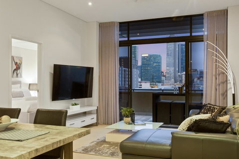 The Executive Penthouse - Kawana Tourism 4