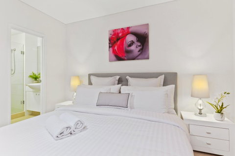 The Executive Penthouse - Kawana Tourism 12