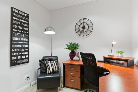 The Executive Penthouse - Kawana Tourism 16